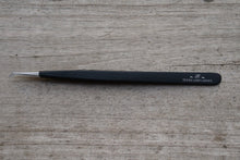 Load image into Gallery viewer, carbon black skinny isolation tweezer
